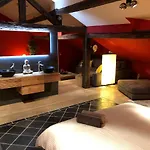 Jacuzzi - Bbq - Jardin - Garden - Le Tulipier Appartamento Olne