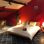 Jacuzzi - Bbq - Jardin - Garden - Le Tulipier *