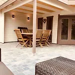 Jacuzzi - Bbq - Jardin - Garden - Le Tulipier Appartamento